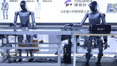 未来工厂里的机器人：能自主行动 懂团队合作