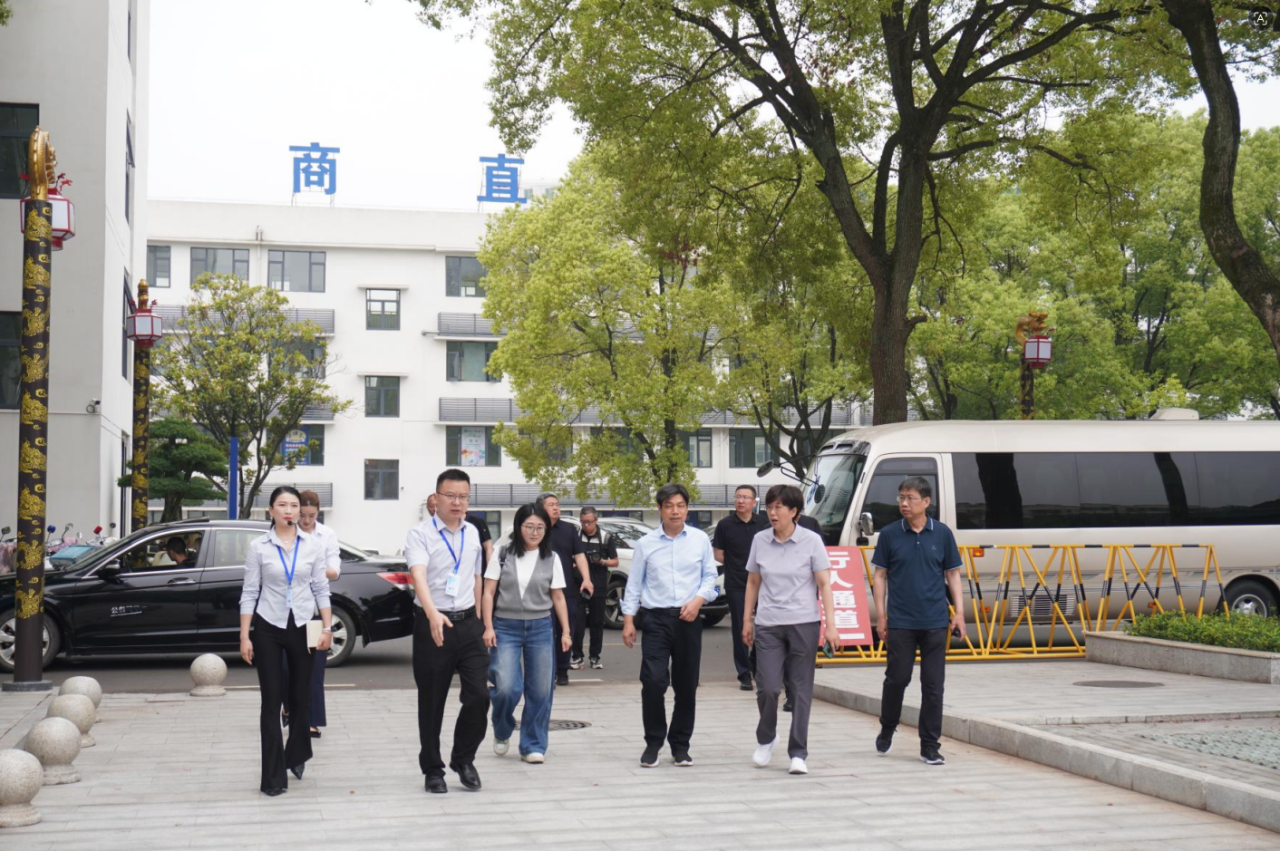 辽宁省阜新市细河区政协主席杨艳一行莅临中软智能科技集团调研交流,共探发展新途